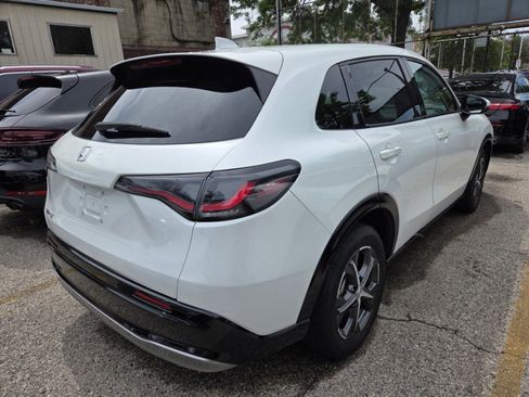 Used 2023 Honda HR-V EX-L image 4