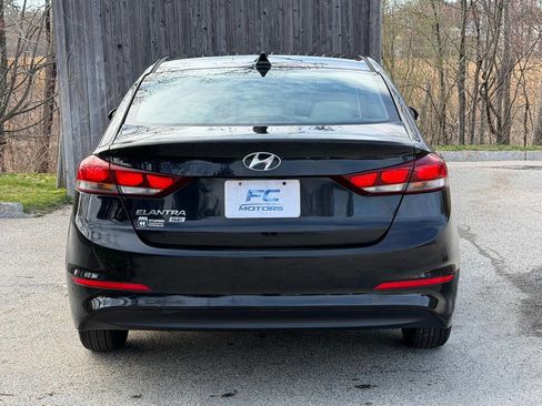 Used 2017 Hyundai Elantra SE image 5