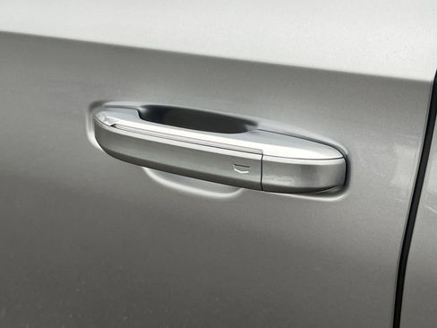 Used 2023 Cadillac Escalade Premium Luxury image 35