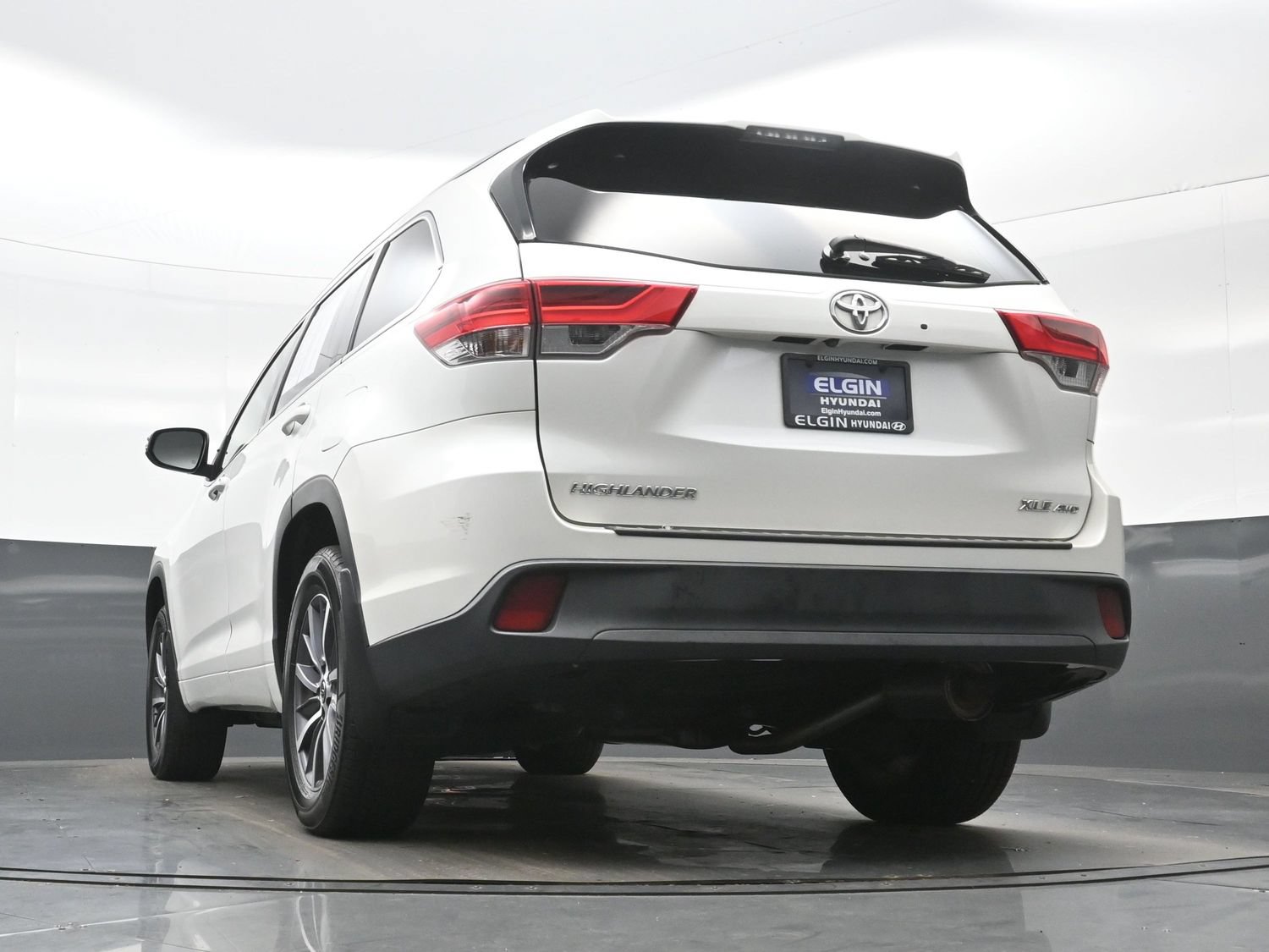 Used 2017 Toyota Highlander XLE AWD/4WD image 32