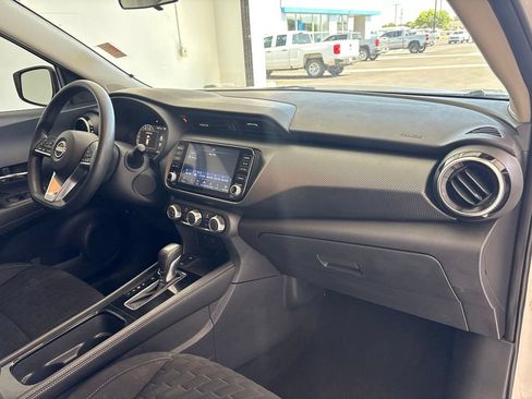 Used 2023 Nissan Kicks SV FWD image 34