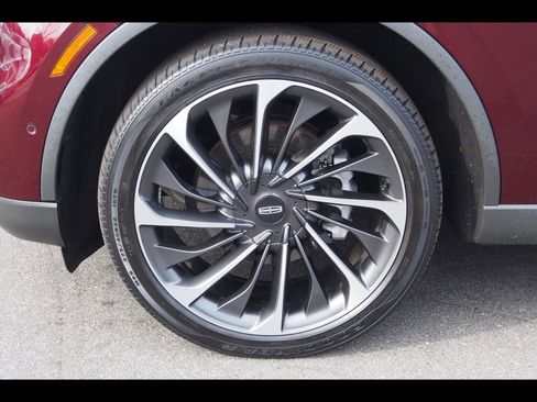 Used 2020 Lincoln Aviator Reserve w/ Equipment Group 202A image 9