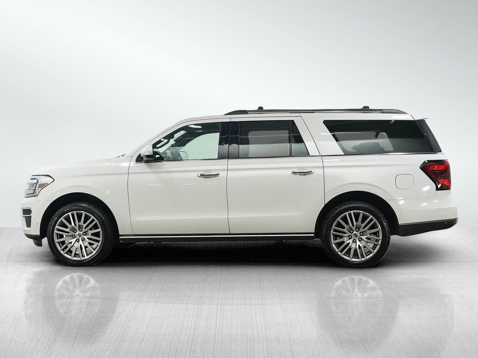 Used 2022 Ford Expedition Max Limited AWD/4WD image 2