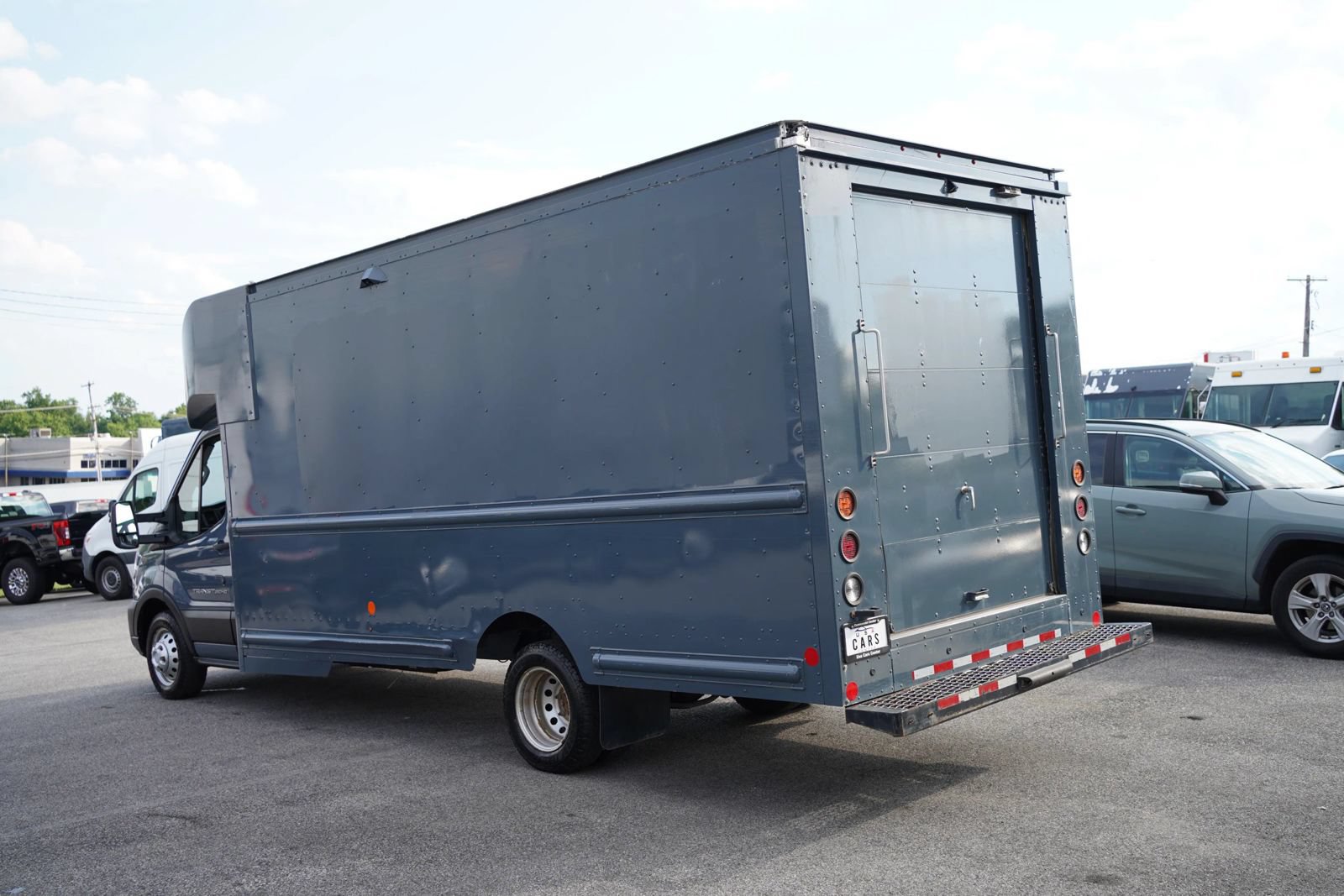 Used 2021 Ford Transit 350 DRW RWD image 5