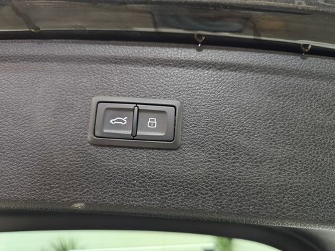 Used 2023 Audi Q5 2.0T Premium w/ Convenience Package image 16