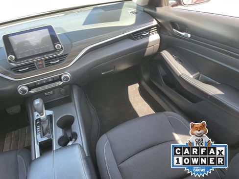 Certified 2025 Nissan Altima 2.5 SV FWD image 17
