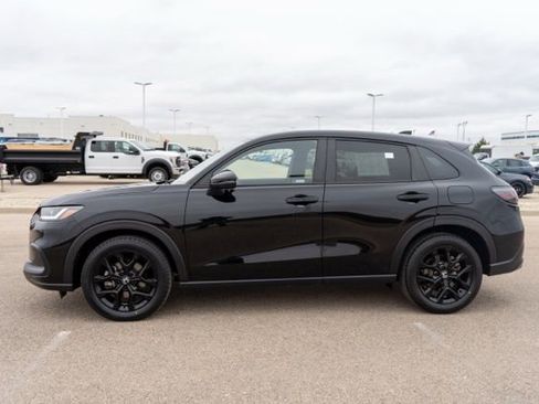 Used 2025 Honda HR-V Sport image 4