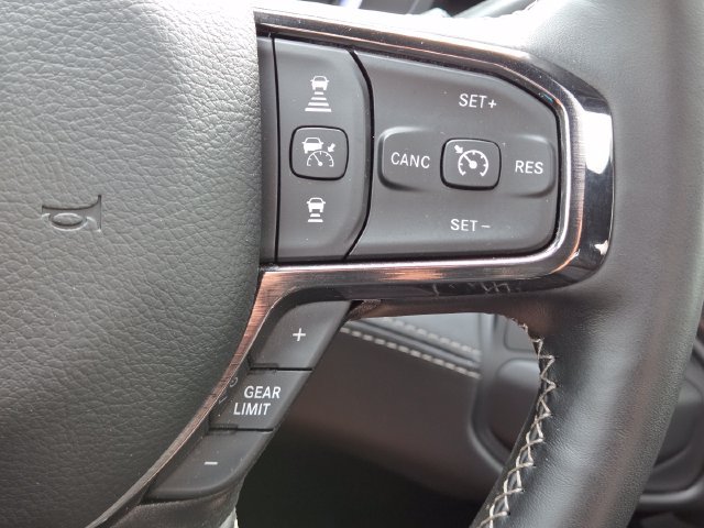 Used 2025 RAM 2500 Limited AWD/4WD image 34