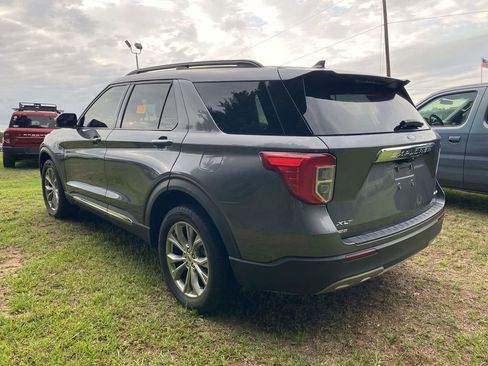 Used 2021 Ford Explorer XLT w/ Equipment Group 202A AWD/4WD image 7