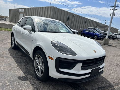 Used 2024 Porsche Macan AWD/4WD image 7
