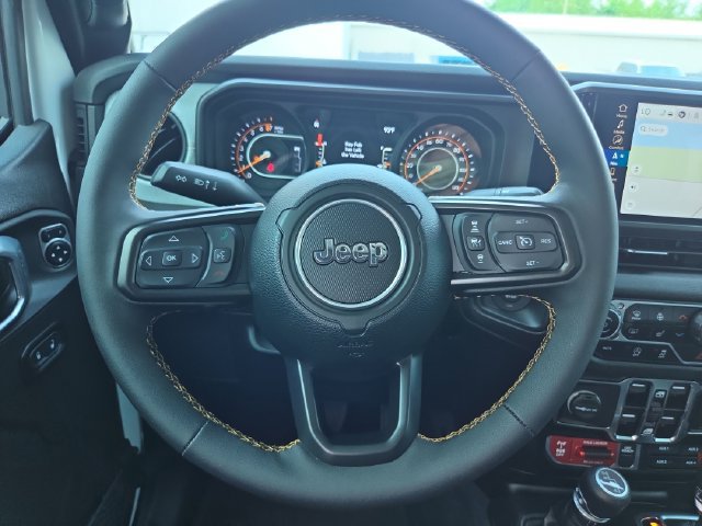 Used 2024 Jeep Gladiator Mojave AWD/4WD image 14