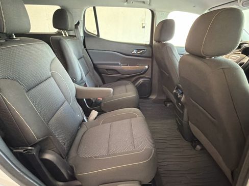 Used 2022 GMC Acadia SLE FWD image 33