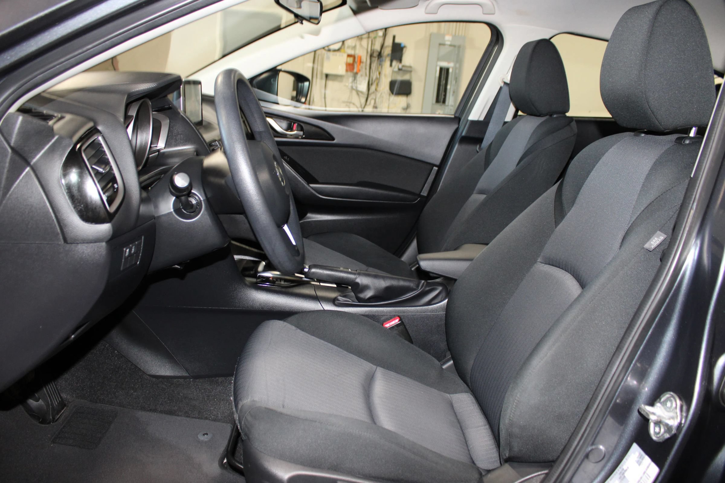 Used 2015 MAZDA MAZDA3 i Sport FWD image 23