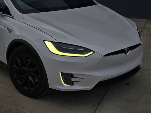Used 2019 Tesla Model X Long Range image 39
