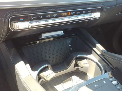 Used 2025 Mercedes-Benz GLS 450 4MATIC image 25