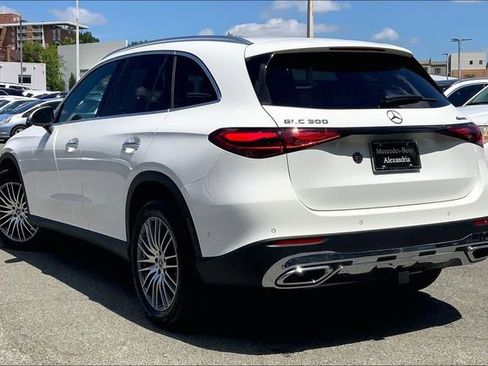 Used 2026 Mercedes-Benz GLC 300 4MATIC image 10