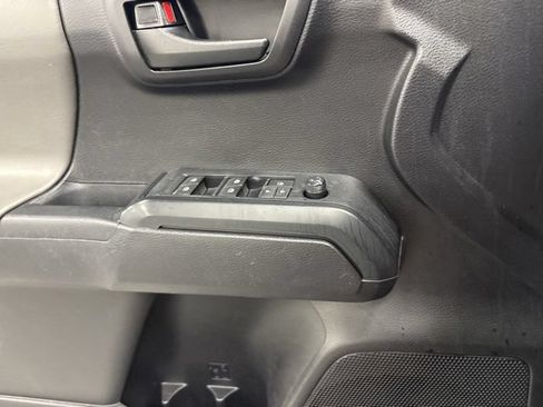 Used 2020 Toyota Tacoma SR AWD/4WD image 25
