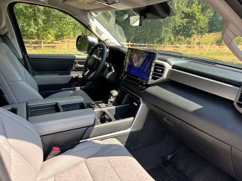 Used 2022 Toyota Tundra Limited AWD/4WD image 25