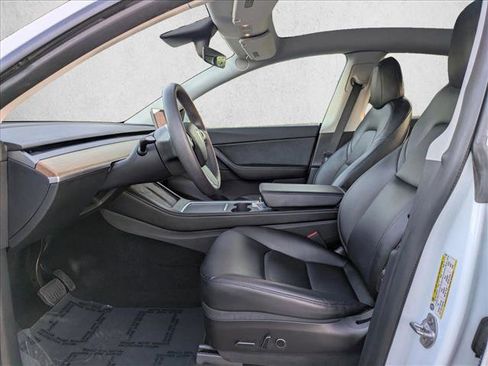 Used 2021 Tesla Model Y Long Range image 17