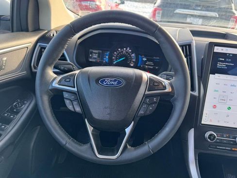 Used 2024 Ford Edge SEL w/ Convenience Package image 10