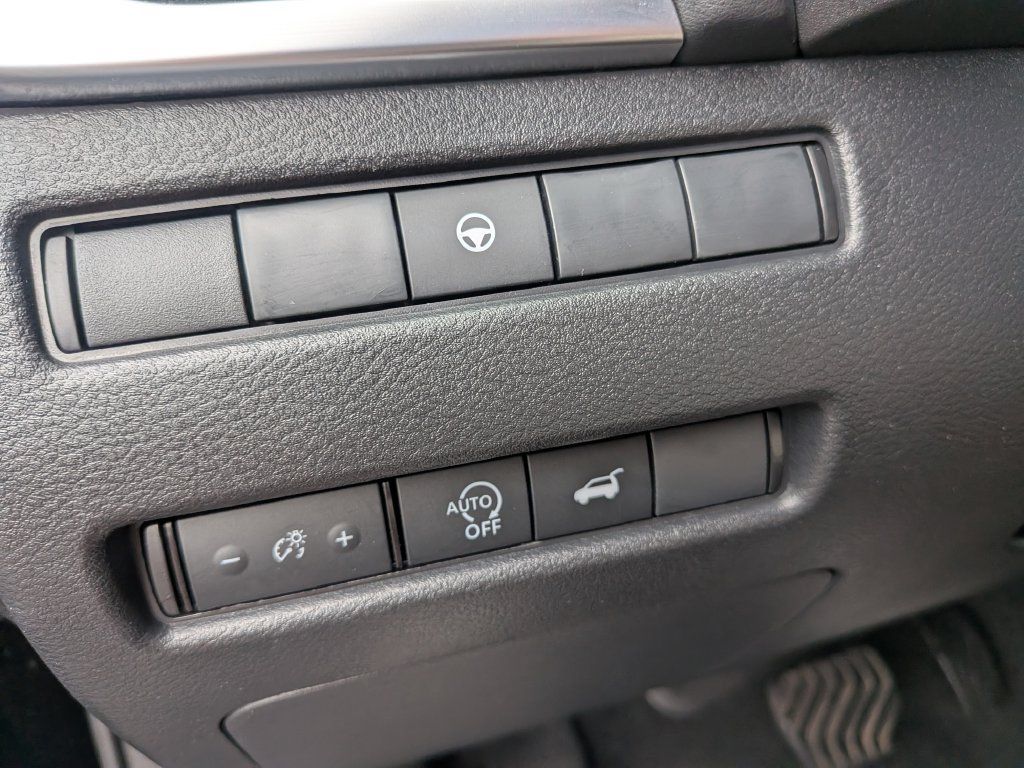 Used 2026 Nissan Rogue SV AWD/4WD image 28