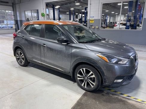 Used 2018 Nissan Kicks SR image 4