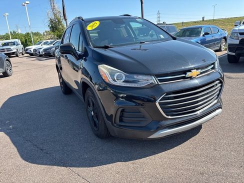 Used 2019 Chevrolet Trax LT w/ LT Convenience Package FWD image 6
