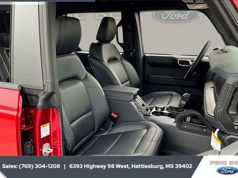 New 2025 Ford Bronco Badlands image 6