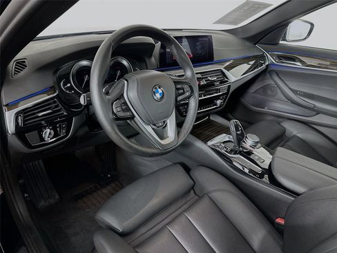 Used 2019 BMW 530i xDrive w/ Convenience Package image 9