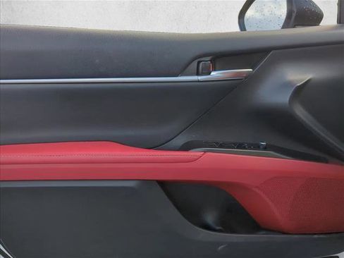 Used 2022 Toyota Camry XSE image 9