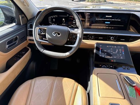 Certified 2025 INFINITI QX80 Sensory image 20