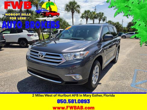 Used 2012 Toyota Highlander SE w/ Tow Pkg FWD image 1