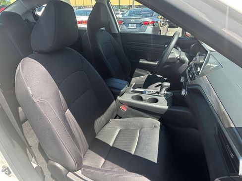 Used 2025 Nissan Altima 2.5 SV FWD image 34