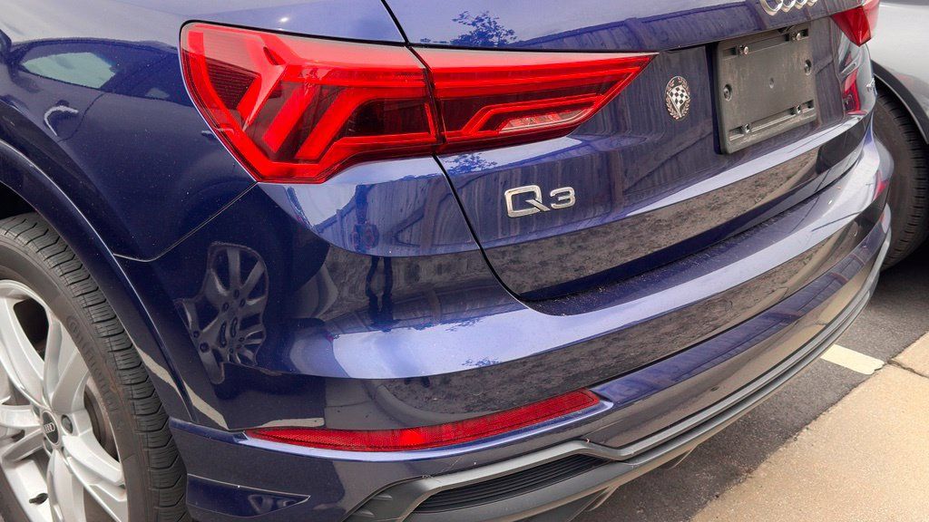 Used 2022 Audi Q3 2.0T Premium Plus w/ Premium Plus Package AWD/4WD image 9
