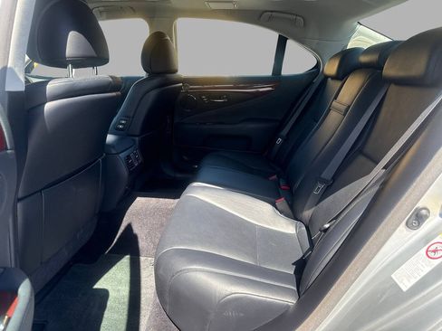 Used 2007 Lexus LS 460 RWD image 19