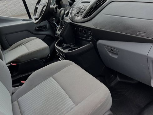 Used 2018 Ford Transit 150 XLT image 17