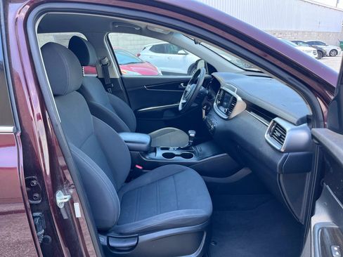 Used 2020 Kia Sorento FWD V6 image 18