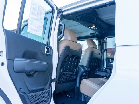 Used 2022 Jeep Gladiator Rubicon w/ LED Lighting Group image 27