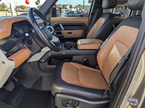Used 2023 Land Rover Defender 110 X-Dynamic SE image 10