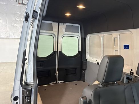 New 2025 Mercedes-Benz Sprinter 2500 image 5