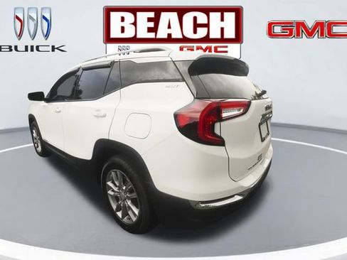 Used 2022 GMC Terrain SLT w/ Infotainment Package II FWD image 5