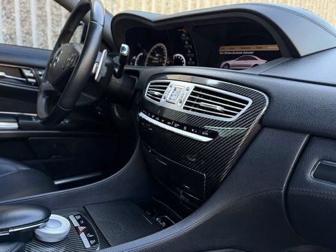 Used 2012 Mercedes-Benz CL 63 AMG image 18