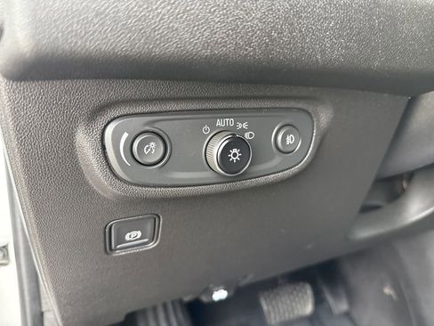 Used 2020 GMC Terrain SLT w/ Preferred Package image 28