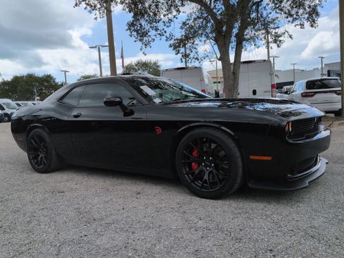 Used 2016 Dodge Challenger SRT Hellcat RWD image 2