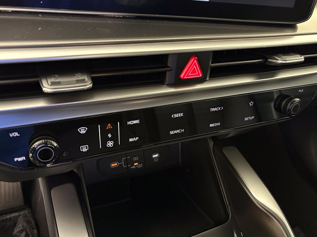 New 2026 Kia Sorento LX FWD image 28