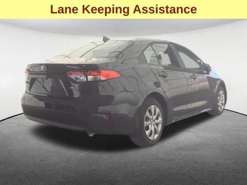 Used 2026 Toyota Corolla LE FWD image 5