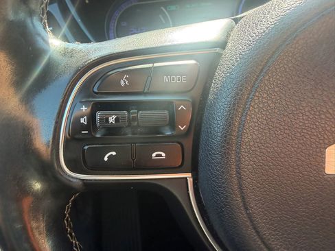 Used 2022 Kia Niro EX w/ Cold Weather Package FWD image 13