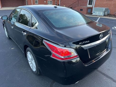 Used 2015 Nissan Altima 2.5 SV w/ Convenience Package image 5