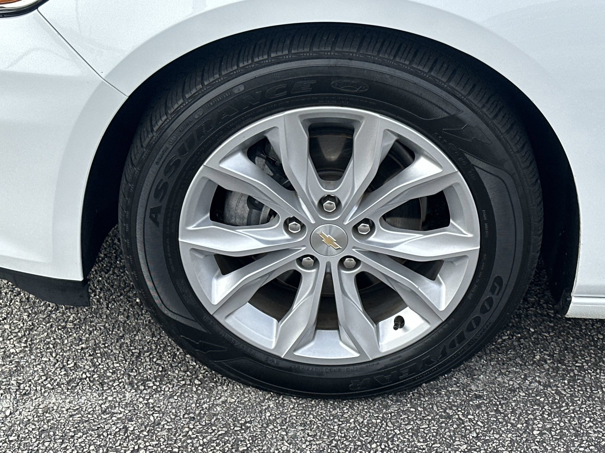 Used 2023 Chevrolet Malibu LT FWD image 11