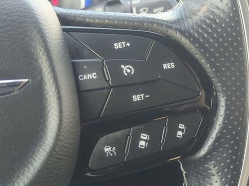 Used 2021 Chrysler Pacifica Limited w/ S Appearance Package image 14